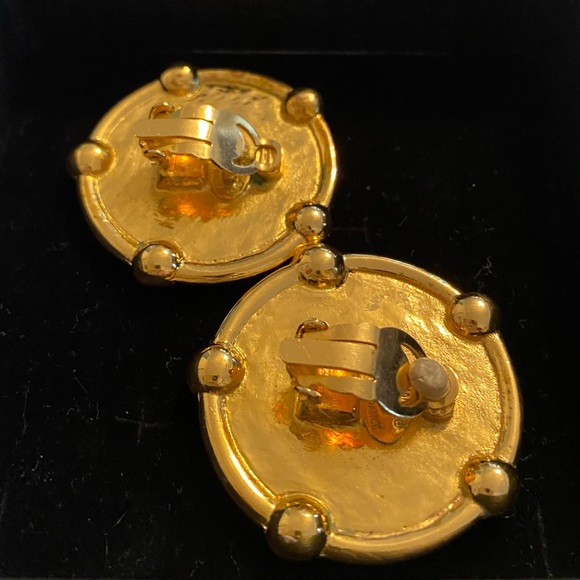 CHANEL CC logo earrings - Picture 9 of 9